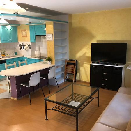 Large Apartment With Garage And Terrace ブダペスト エクステリア 写真