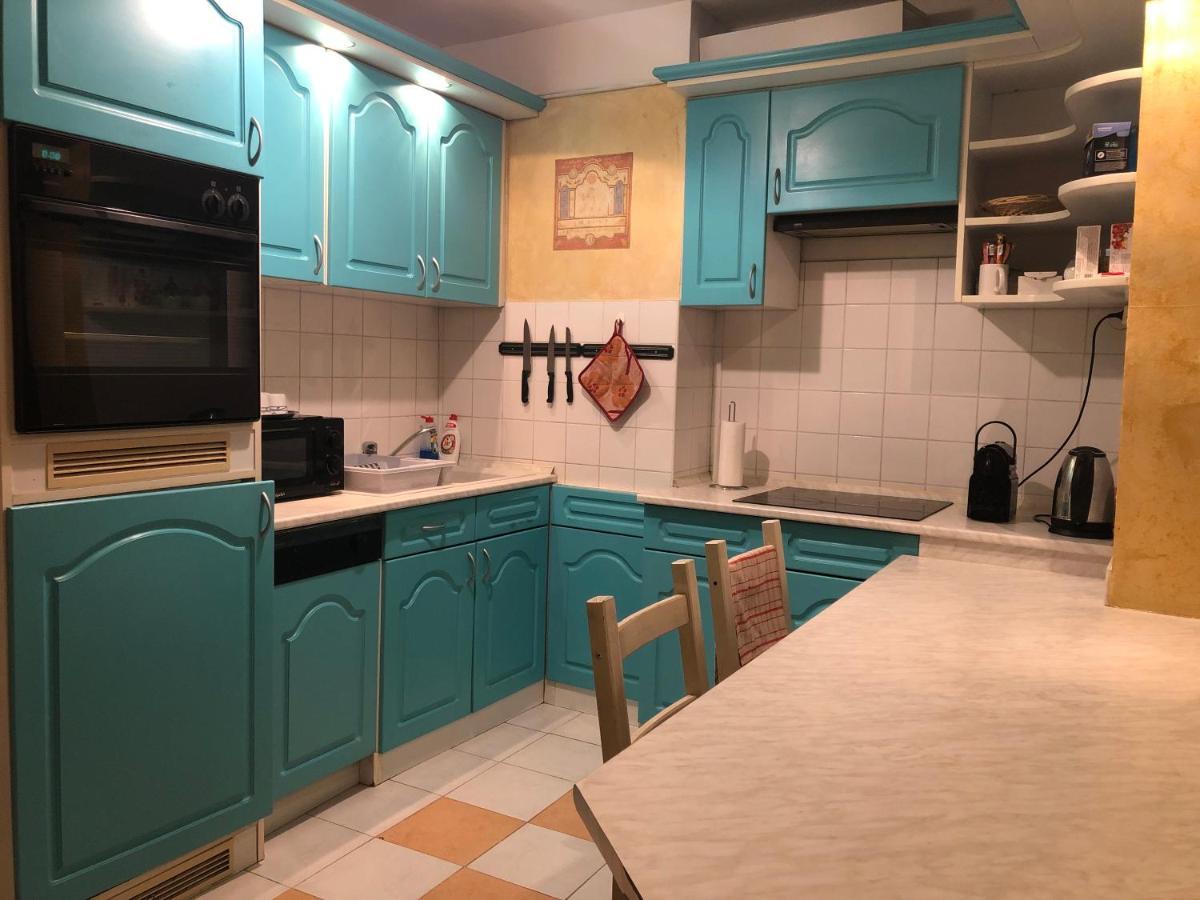 Large Apartment With Garage And Terrace ブダペスト エクステリア 写真